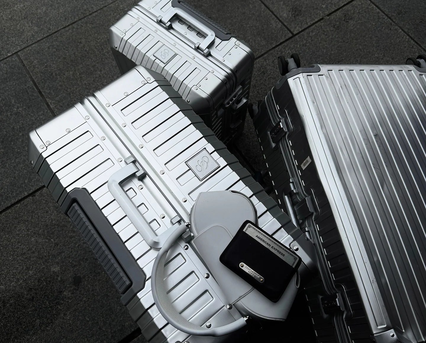 Saphire Suitcases campaign